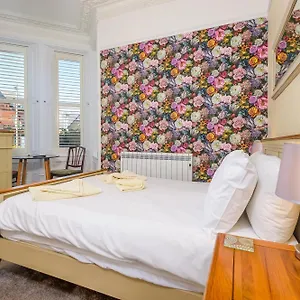 https://hillcrest-whitby.yorkshirehotels.net